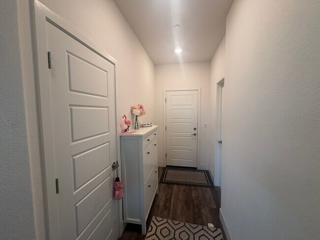Building Photo - 1839 Yellowwood Ave