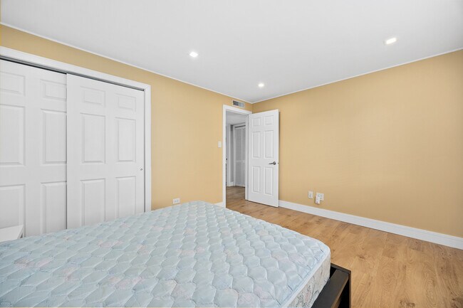 Building Photo - 11126 S 84th Ave