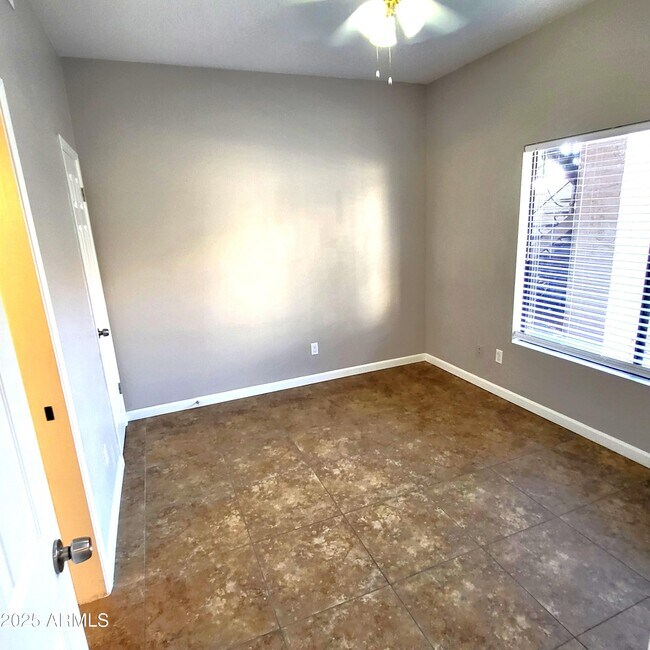 Building Photo - 11666 N 28th Dr