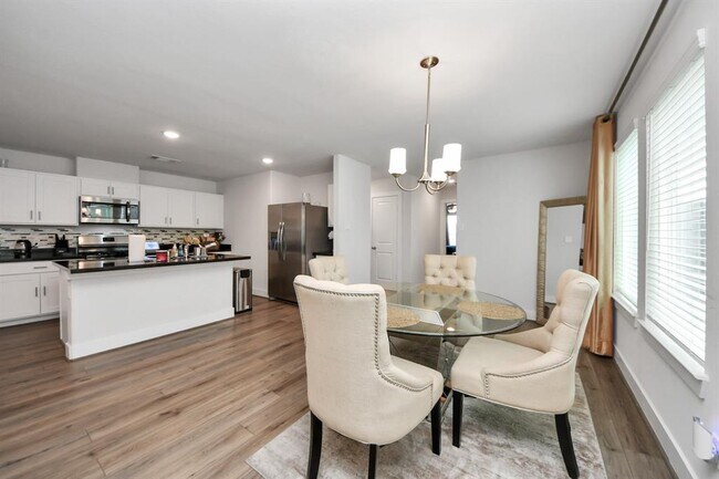 Building Photo - 7014 Cedar Breeze Ct
