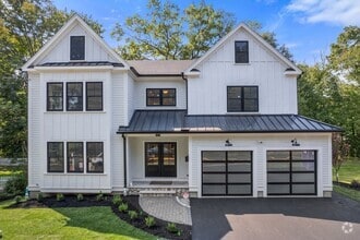 Building Photo - 311 Dedham Ave
