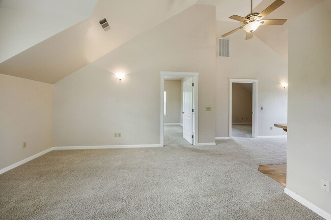 Building Photo - Peaceful 2-bedroom 1-bath Cottage with Deck, Privacy, and Scenic Views! $200 Utility fee pays for...