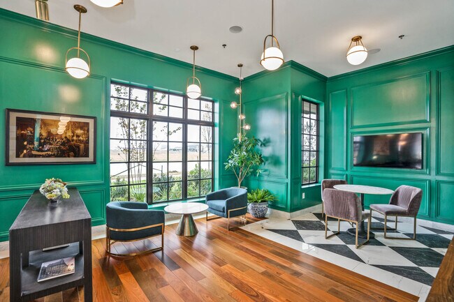 Building Photo - z-063025-The Flats