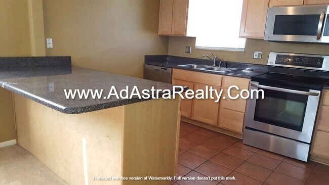 Building Photo - Beautiful Remodeled South KCMO Townhome-Av...