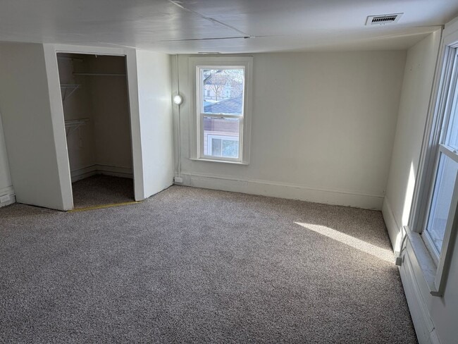 Building Photo - 308 E Argyle St