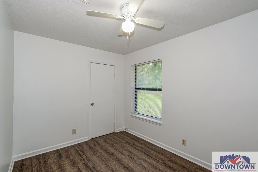 Building Photo - 218 Patton Dr