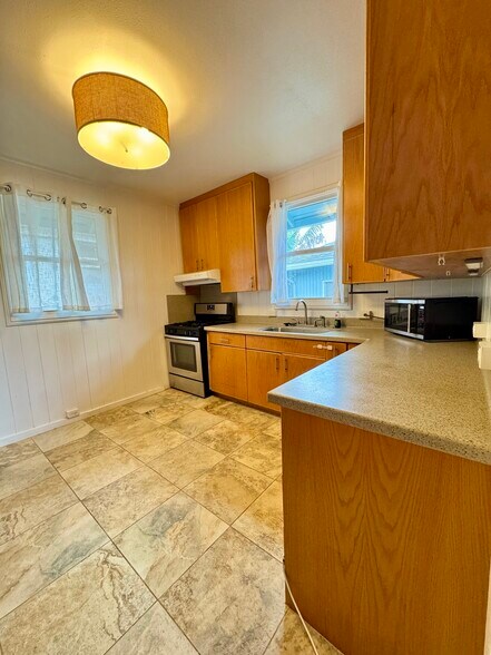 Building Photo - 1769 Puowaina Dr