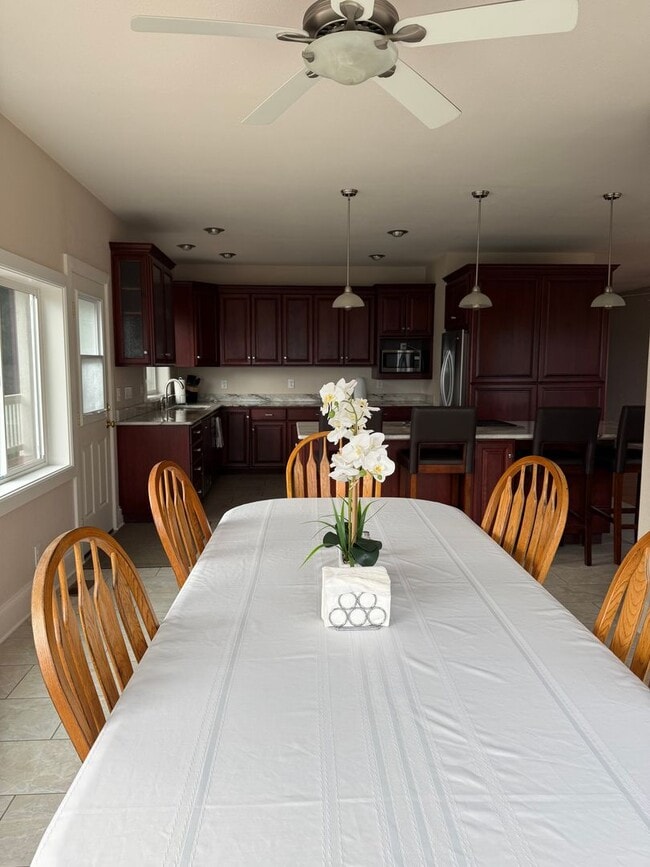 Building Photo - Stunning Bay View Retreat – Fully Furnished 2 Bed / 2 Bath Near Charleston