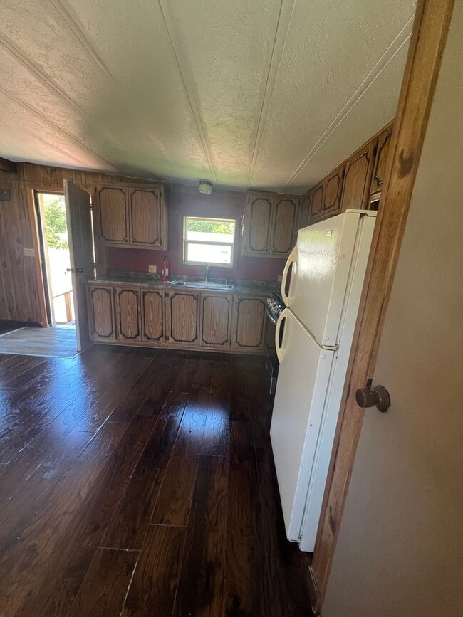 Building Photo - Click the “Apply Now” button or email wapmrentals@gmail.com for a prompt response.