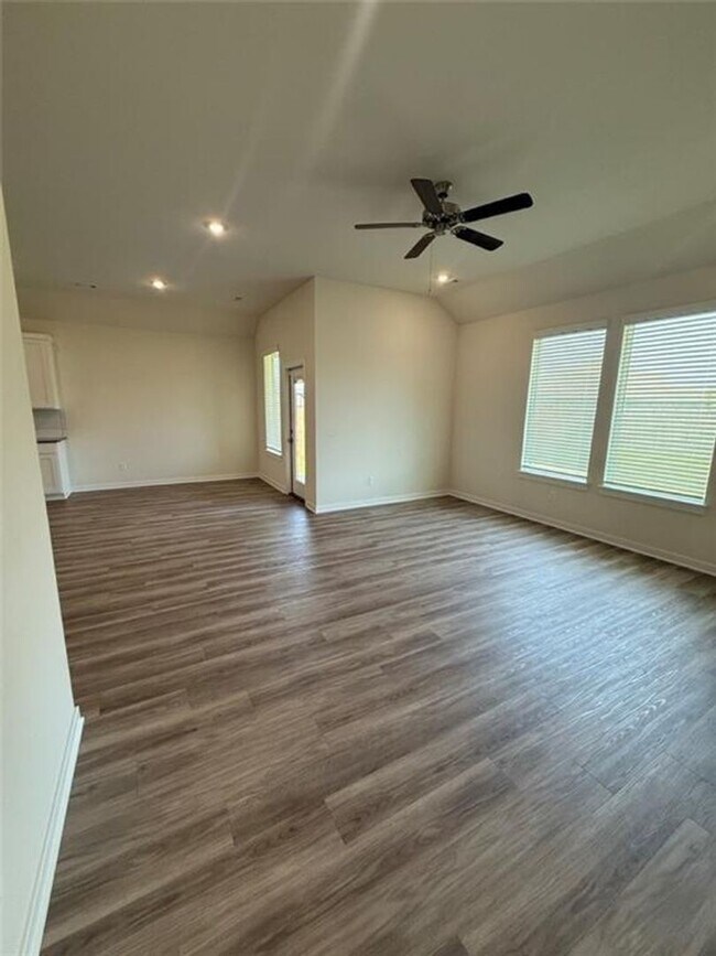 Building Photo - Beautiful Home in a Great Location