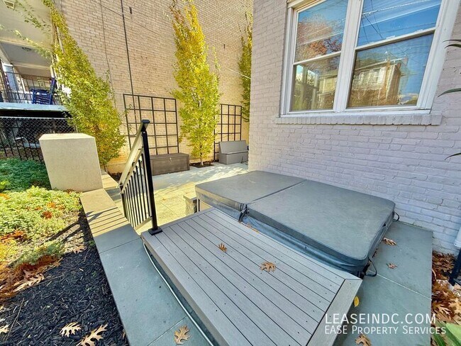 Building Photo - 4429 9th St NW