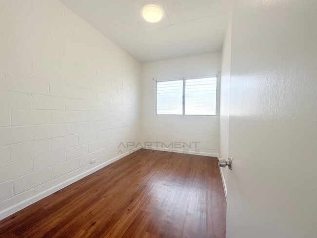 Building Photo - $500 1st Month Rent Special! | BEAUTIFUL! ...