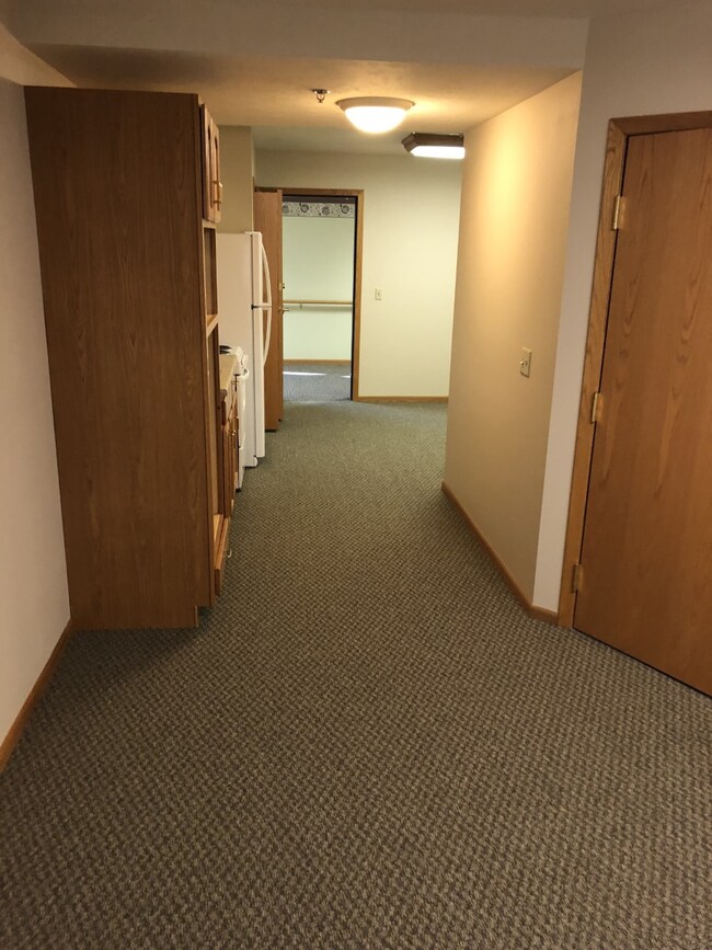 Building Photo - 150 Poppe Dr