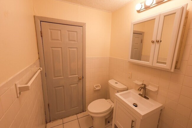 Building Photo - 17 Winter Pl