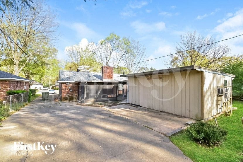 Building Photo - 1465 Wheaton St