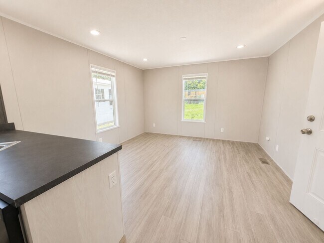 Building Photo - 300 Forrest Ave