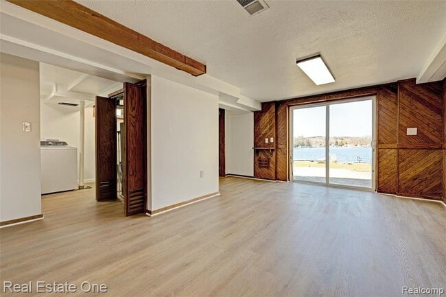 Building Photo - 1982 S Ortonville Rd