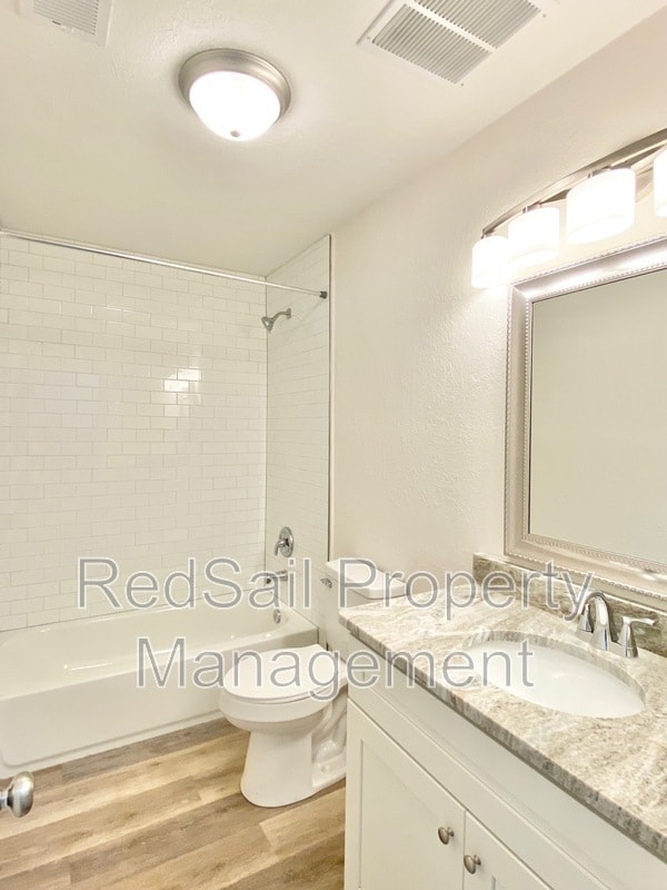 Building Photo - 437 Fox Hill Rd