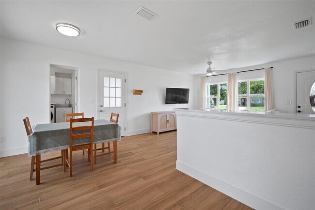 Building Photo - 7717 W Powhatan Ave