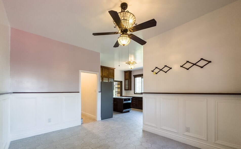 Building Photo - 1937 Russell St