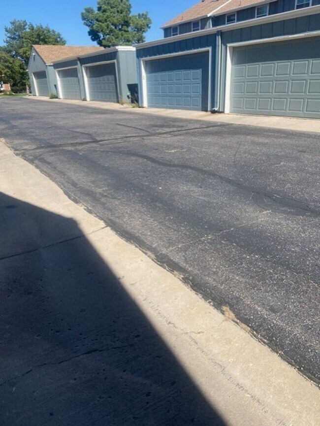 Building Photo - Call this gorgeous townhome yours! 2 master bedrooms with detached 2 car garage in Cherry Creek M...