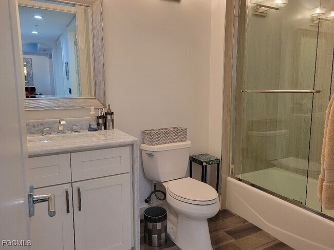 Building Photo - 11620 Court of Palms