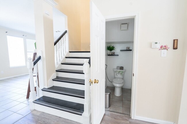 Building Photo - 1809 Oakland Cir