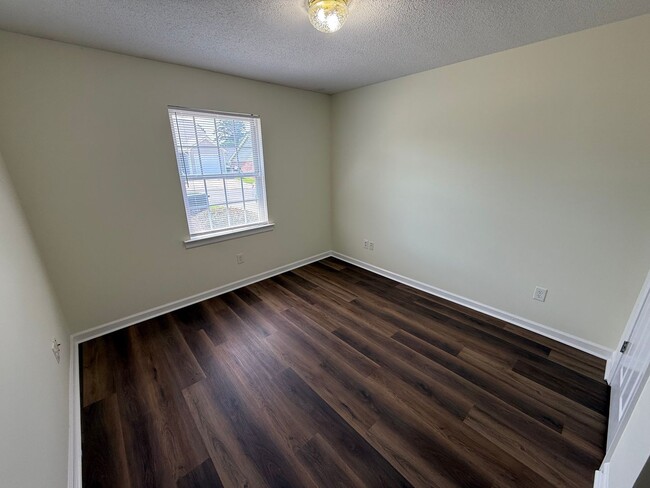 Building Photo - 6-4 Pintail Ct