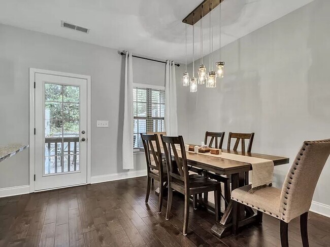 Building Photo - Luxury Bellevue Townhome in Harpeth Park