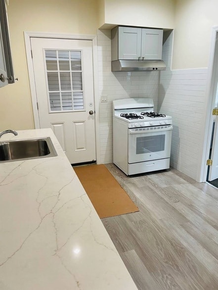 Building Photo - 0 Grove St