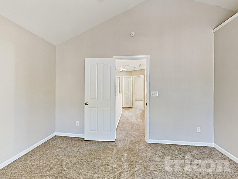 Building Photo - 1111 Rolette Ct