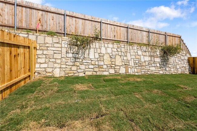 Building Photo - 5920 Eden Dr