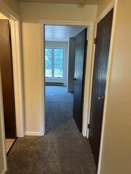 Building Photo - 389 Davison Rd