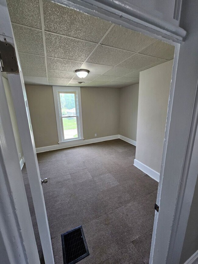 Building Photo - 114 N 7th St