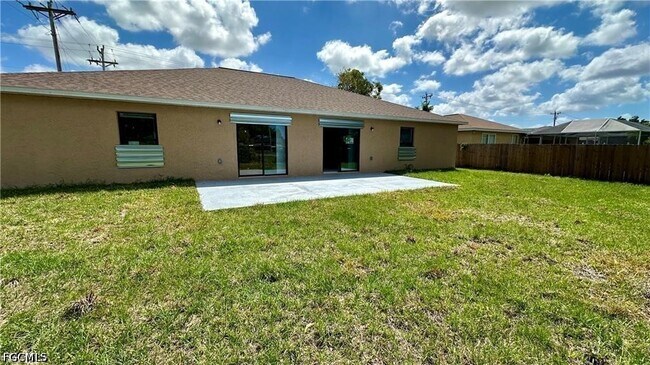Building Photo - 3310 SW 17th Pl