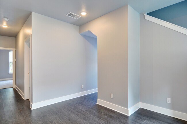 Building Photo - 2822 Forest Park Blvd