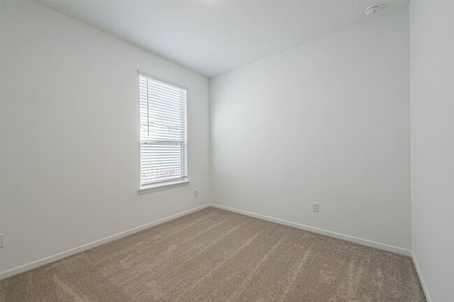 Building Photo - 3075 Clydesdale Dr