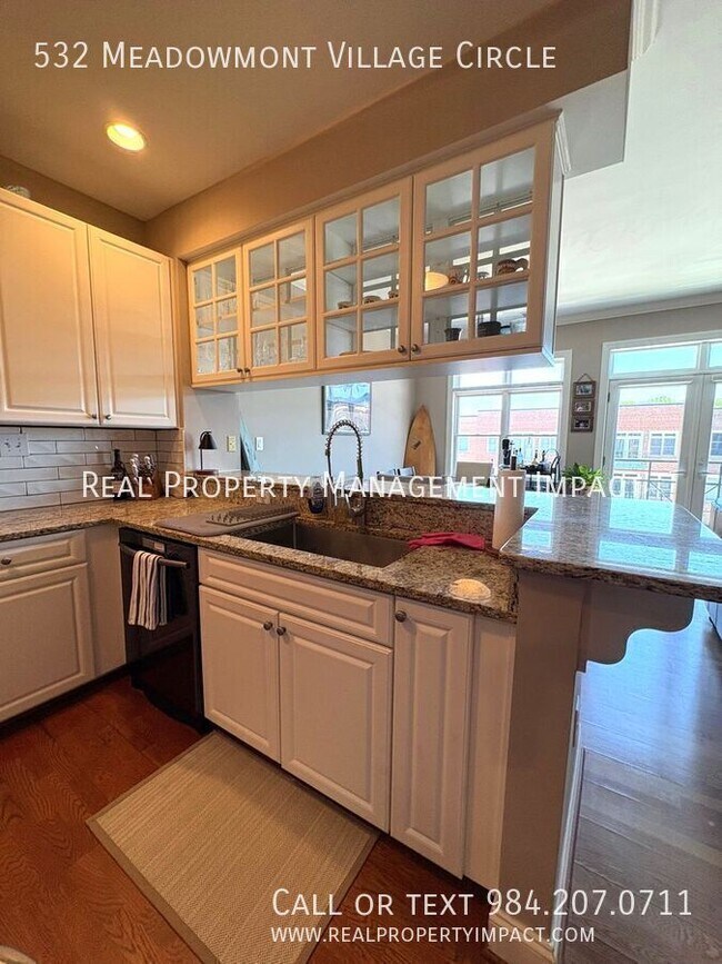 Building Photo - 532 Meadowmont Village Cir