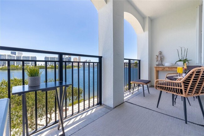 Building Photo - 3255 NE 184th St