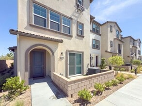Building Photo - ~ AVAILABLE NOW ~ New Construction Home for Rent in the NEW Heirloom Farms Community in Temecula!