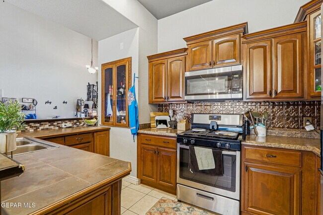 Building Photo - 11620 St Thomas Way