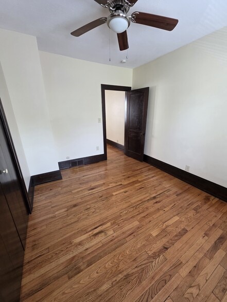 Building Photo - 1745 W 31st Pl