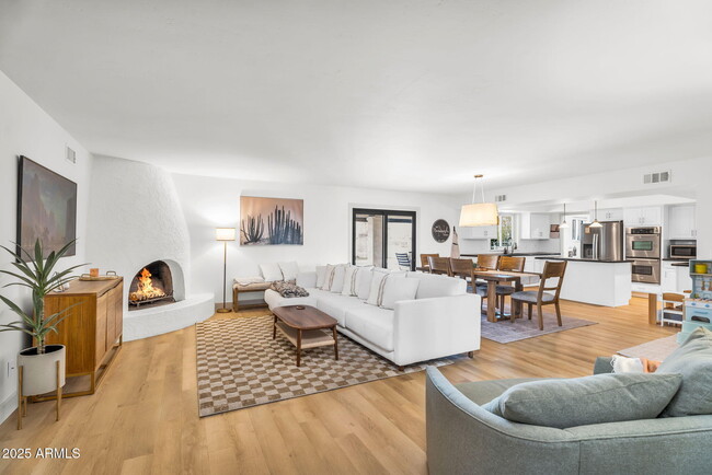 Building Photo - 17218 E Parlin Dr