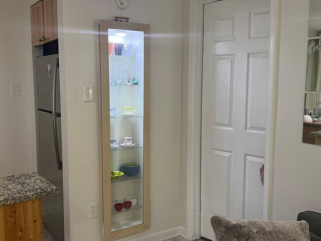 Building Photo - 11850 Sunrise Valley Dr