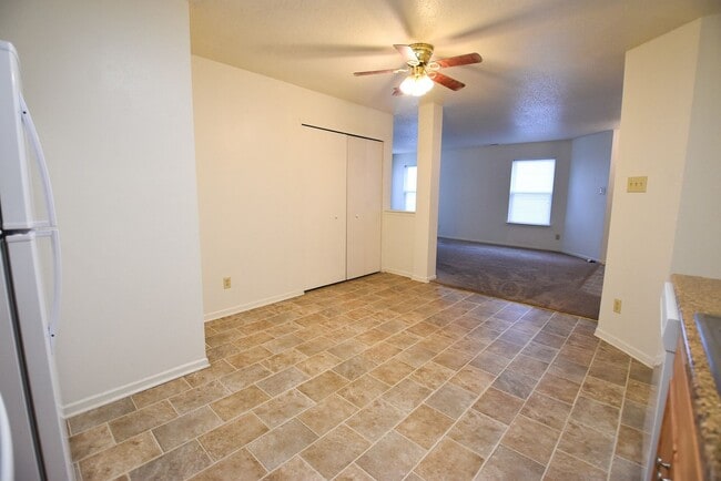 Building Photo - 3 Bedroom House with Garage in Greenfield