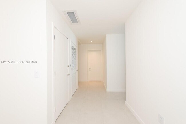 Building Photo - 1400 Biscayne Blvd