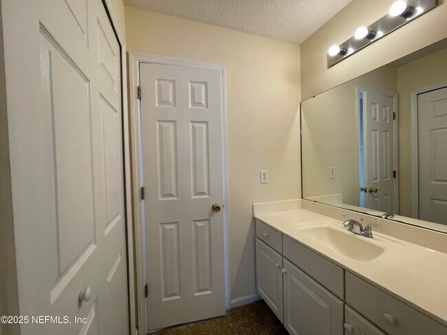 Building Photo - 1804 Sea Pines Ln