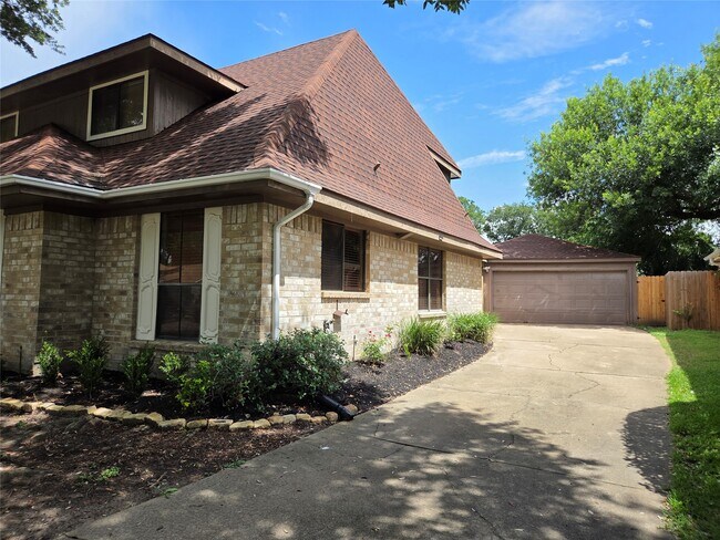 Building Photo - 14718 Earlswood Dr