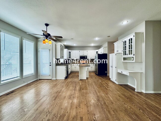 Building Photo - Beautiful Overland Park Home in Blue Valle...