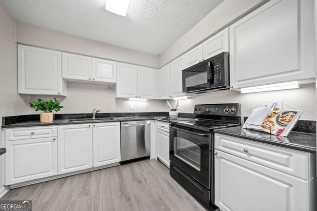 Building Photo - 705 Beaufort Cir